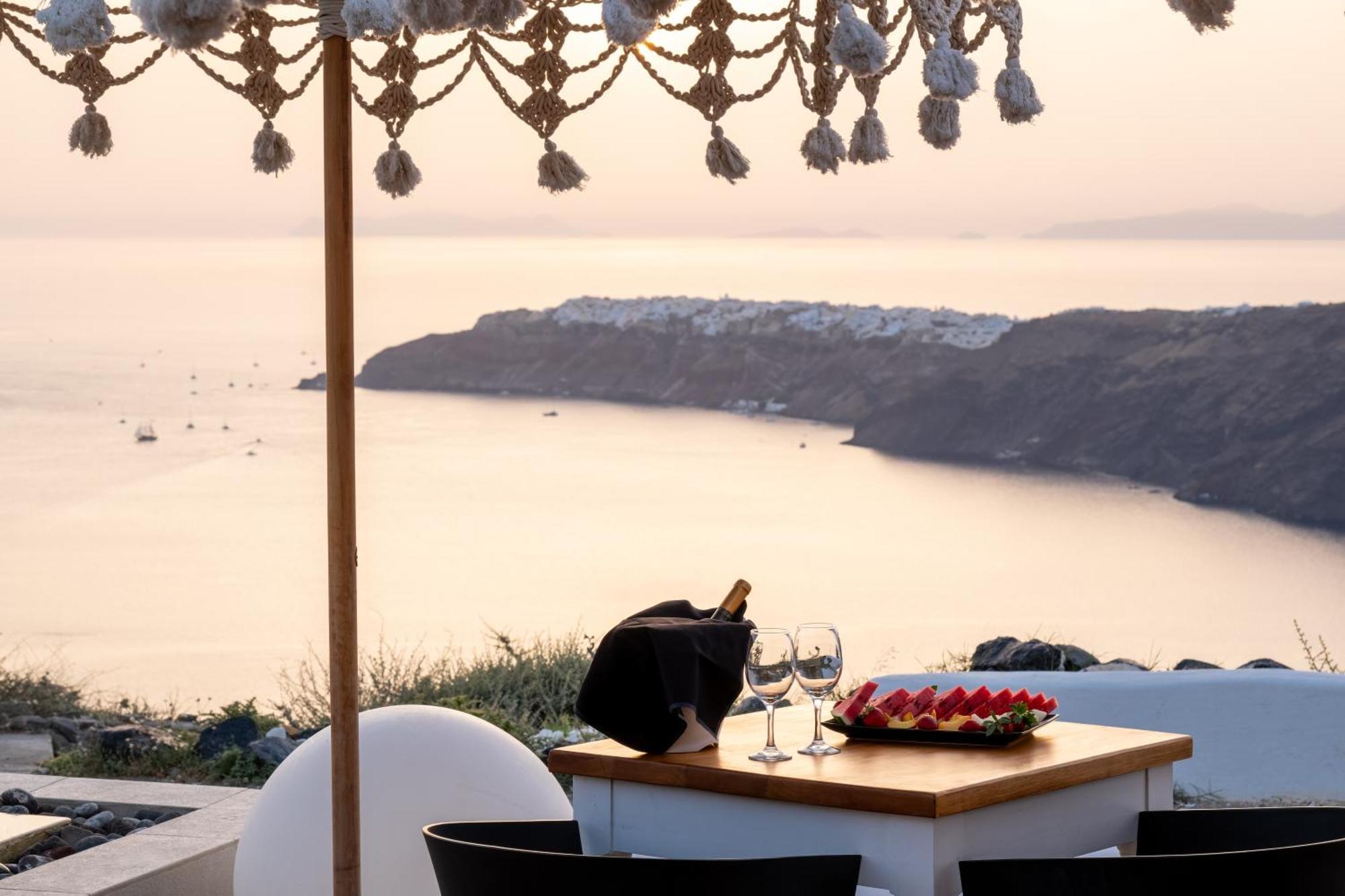Amaze Suites Imerovigli  Exterior photo